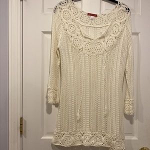 NWOT db Sz M Cream Crochet Like Sweater! Great over any Tank, pair w/ Leggings